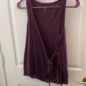 FINAL MARKDOWN Ladies lace trim dip top medium